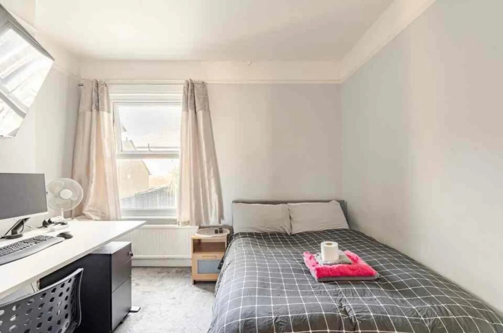 Private Room In Uxbridge Near Heathrow Homestay